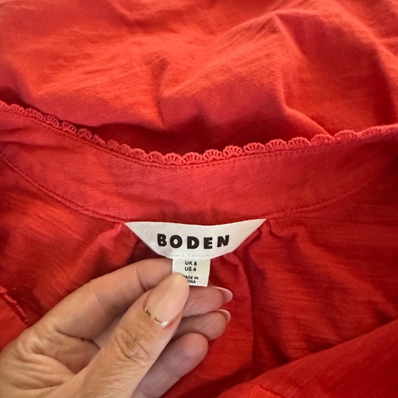 Boden Red V Neck Short Sleeve T shirt Top with Crochet type trim - Size 4 - Picture 4 of 4